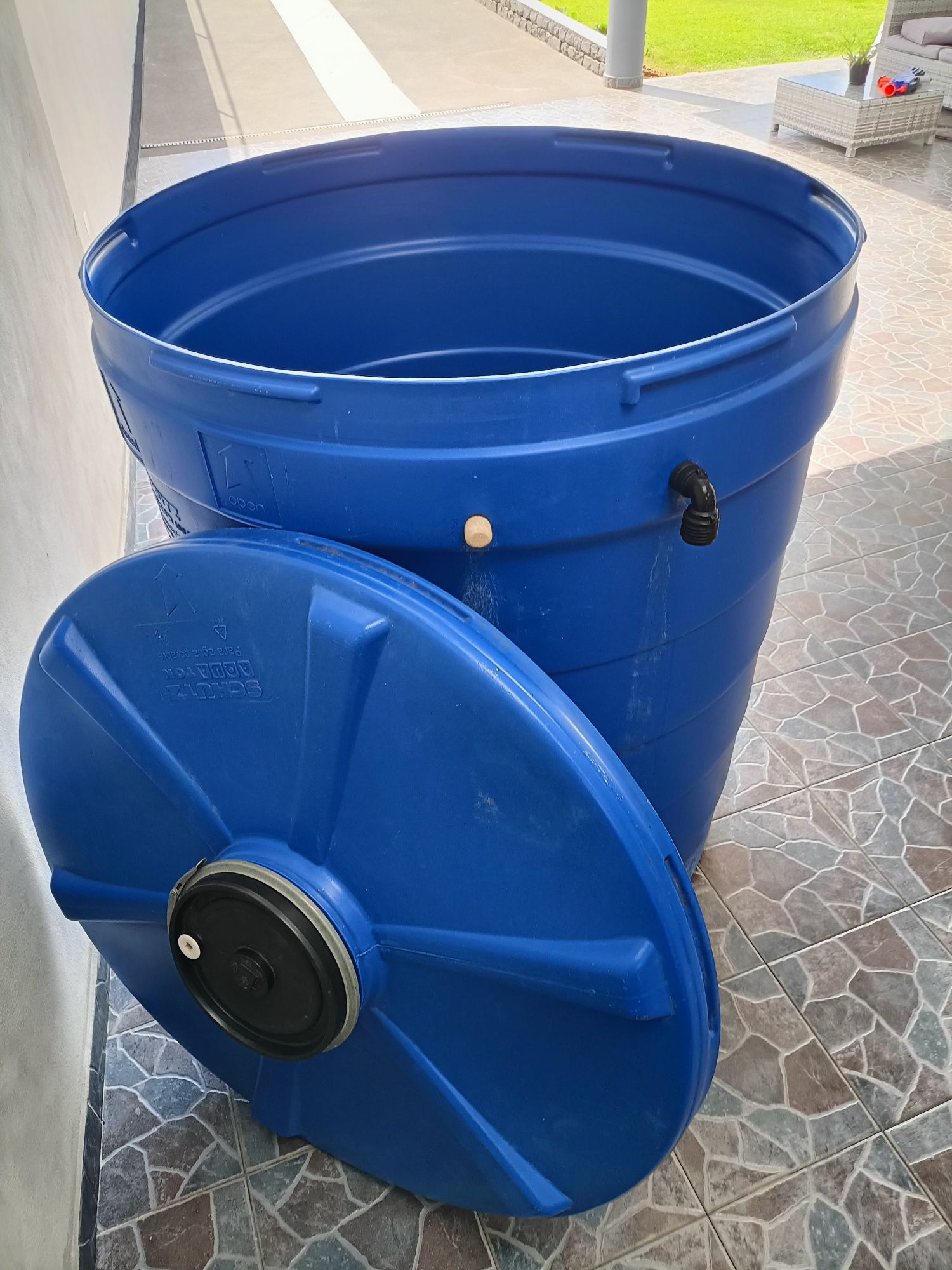 Tanque para água com capacidade de 1000L