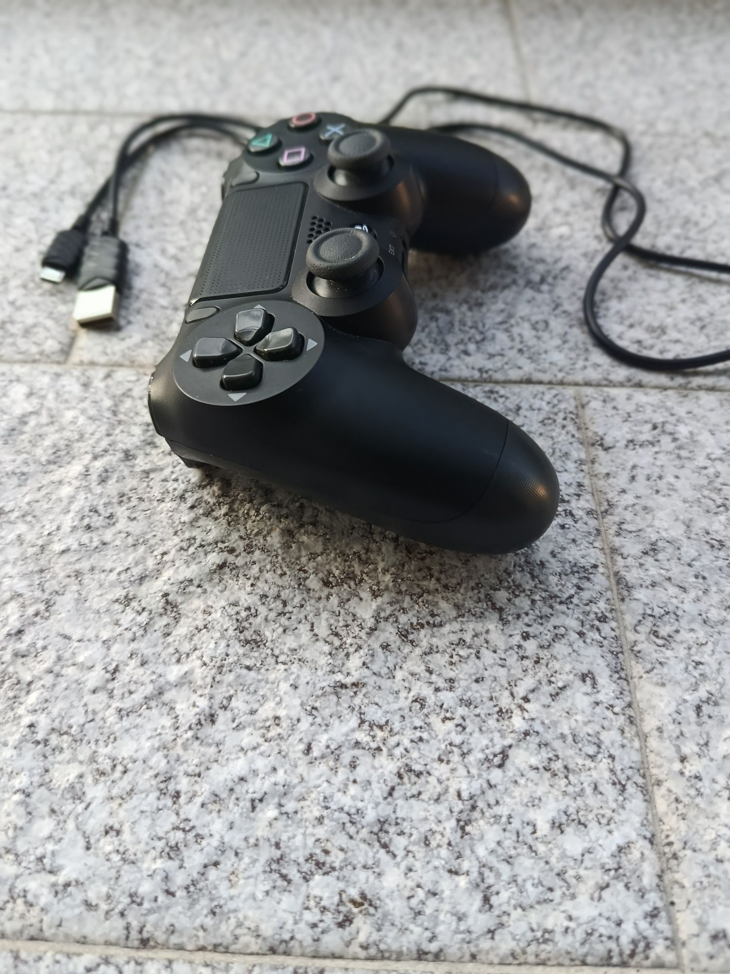 Comando PS4 original com fio de carregamento