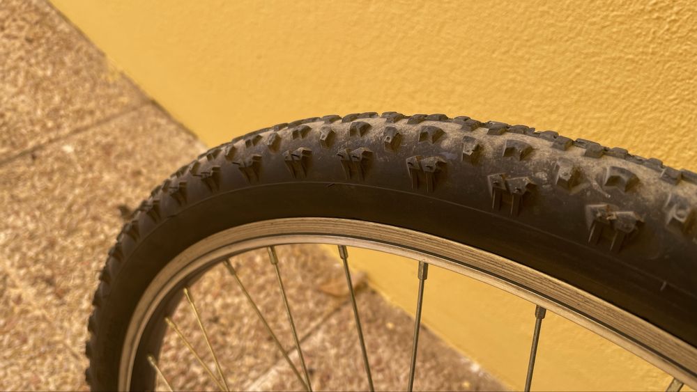 Bicicleta BTT roda 26, como nova