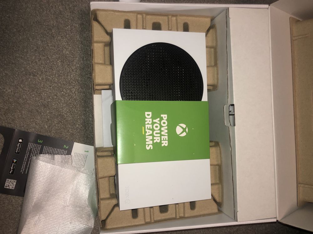 Xbox Series S, stan bardzo dobry + | dwa pady