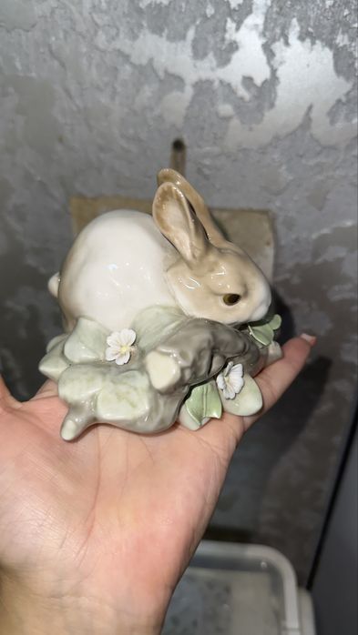 Вінтажна порцелянова статуетка Lladro "Їсть кролика" №4772,