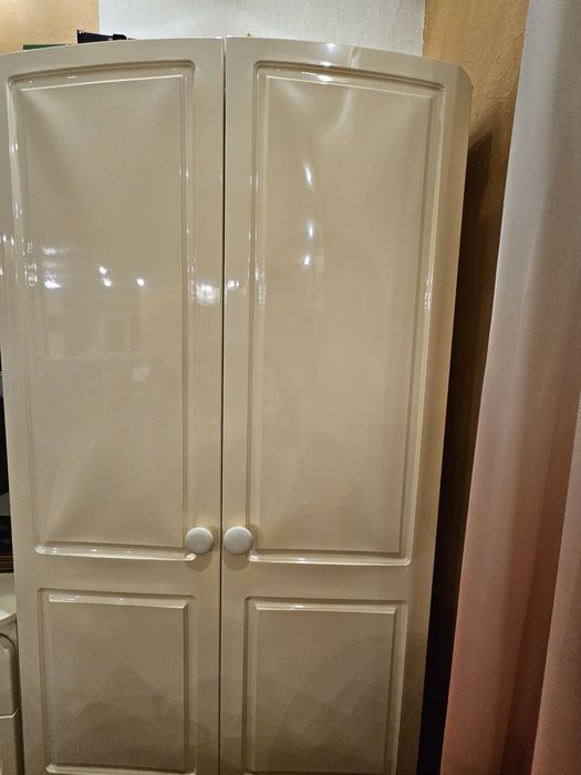 Шафа верес слонова кость, фільонка