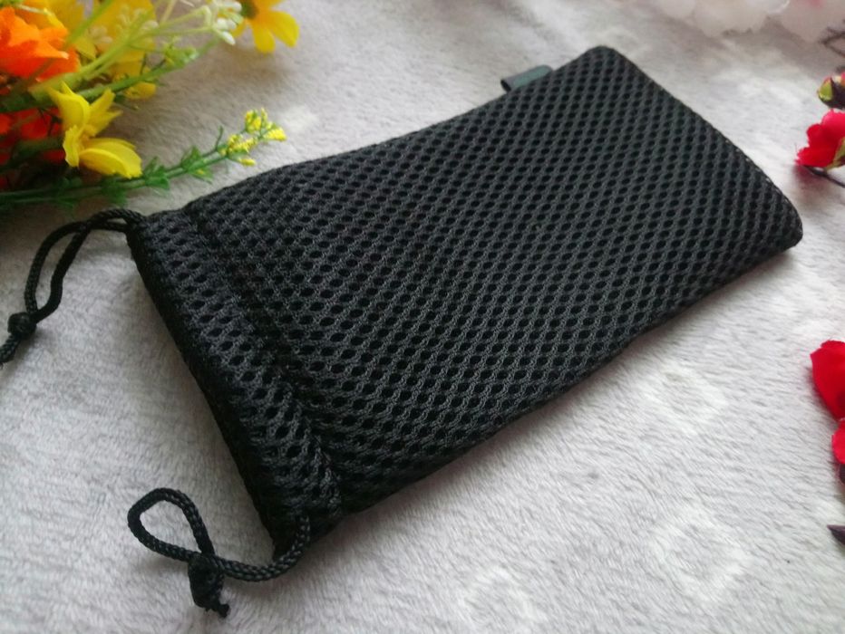 Etui oddychające na okulary przeciwsłoneczne