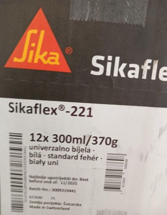 Sikaflex klej/masa uszczelniająca biała 24 sztuki 12 zł sztuka