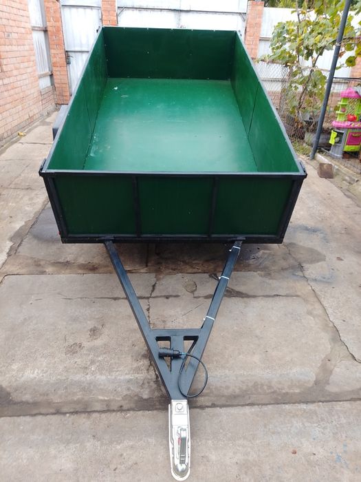 Прицеп автомобільний