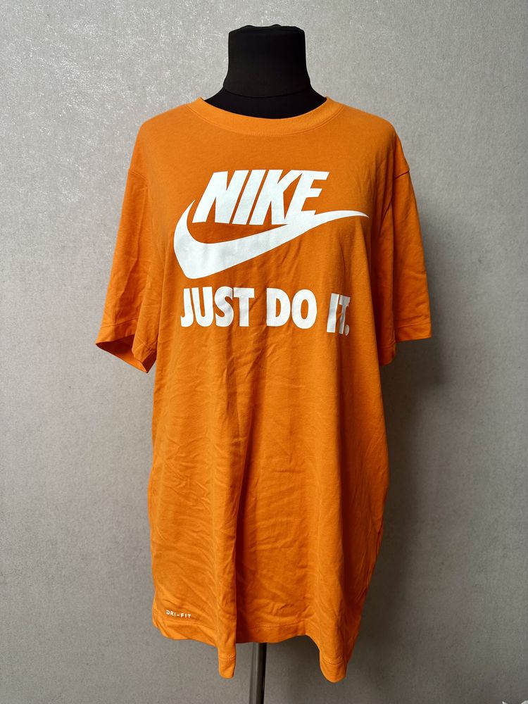 Футболка NIKE