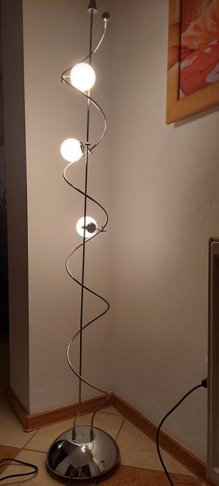 Elegancka Lampa stojąca