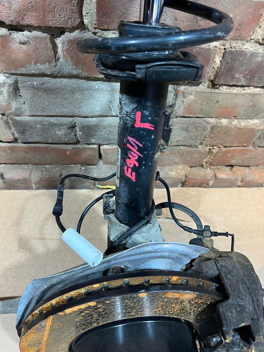 BMW 3 E90 E91 Zawieszenie zwrotnica wahacz amortyzator przód lewy