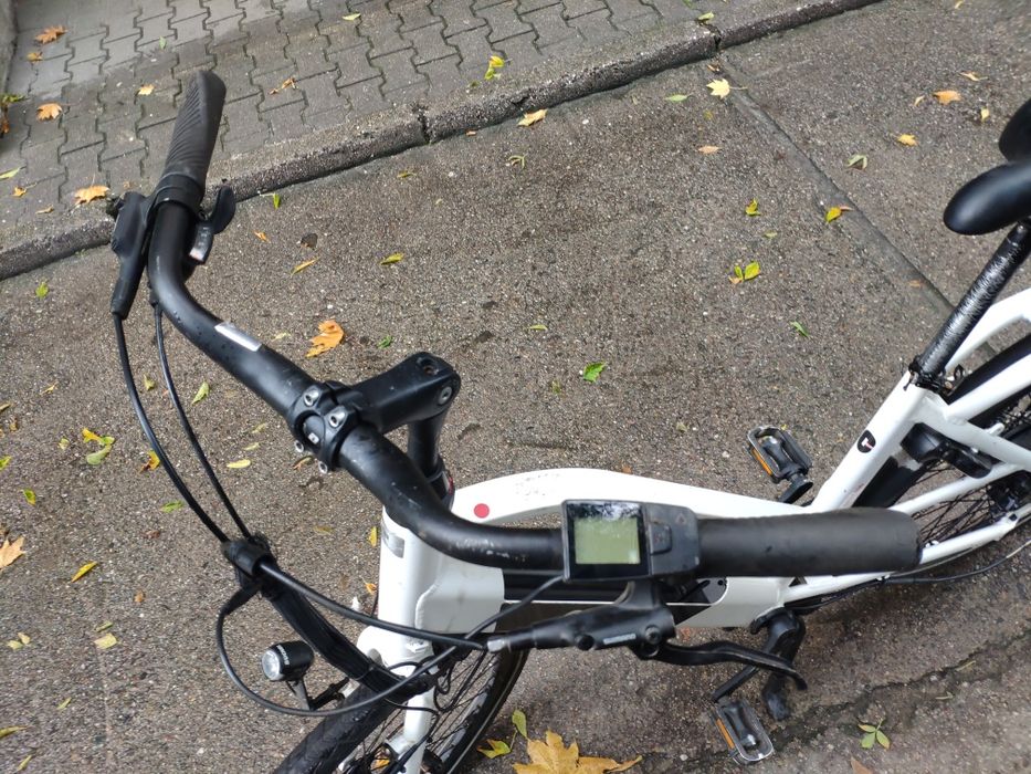 Cycle rower elektryczny z napędem elektrycznym na części