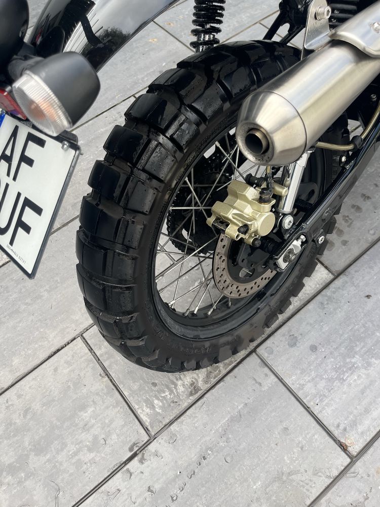 UM scrambler x 125
