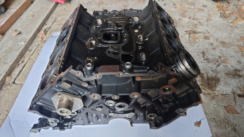 Blok dół silnika, wał, tłoki Audi 4.2 TDI BTR BVN