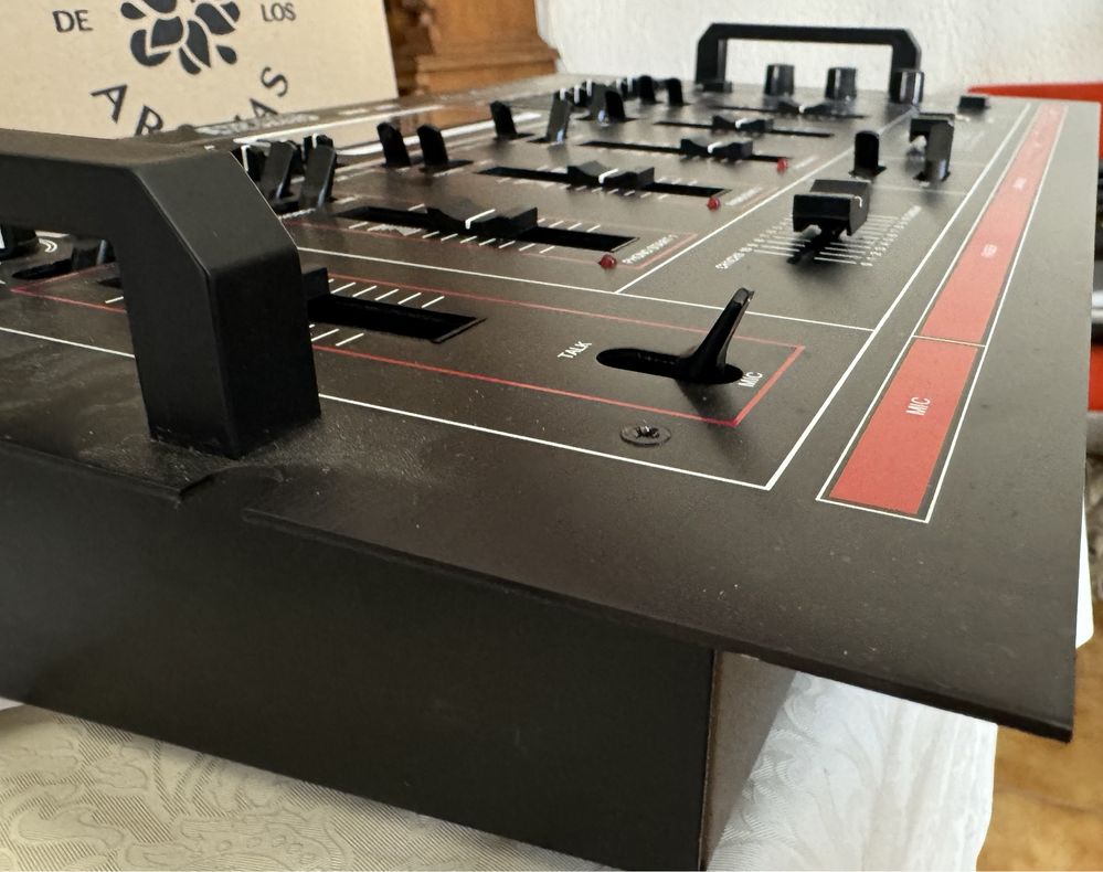 Mesa de som Dj como nova