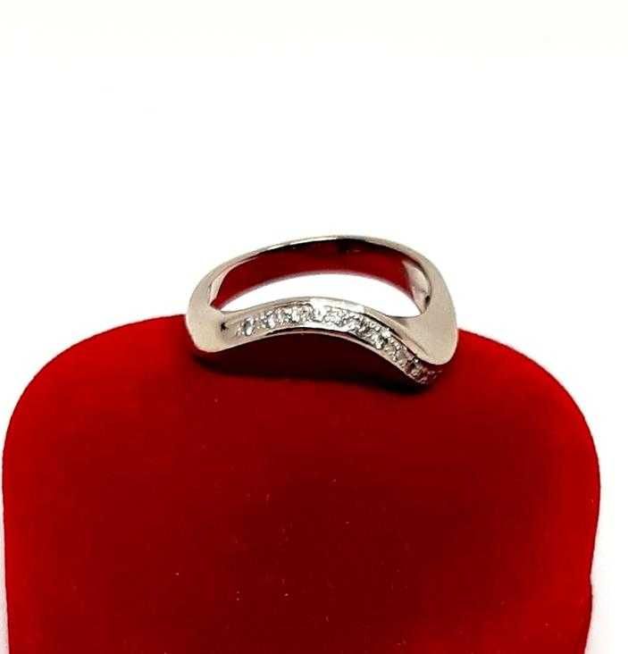Złoty pierścionek z Diamentami 0,18ct PR.585 W:4,39gr R.15 InterSKLEP