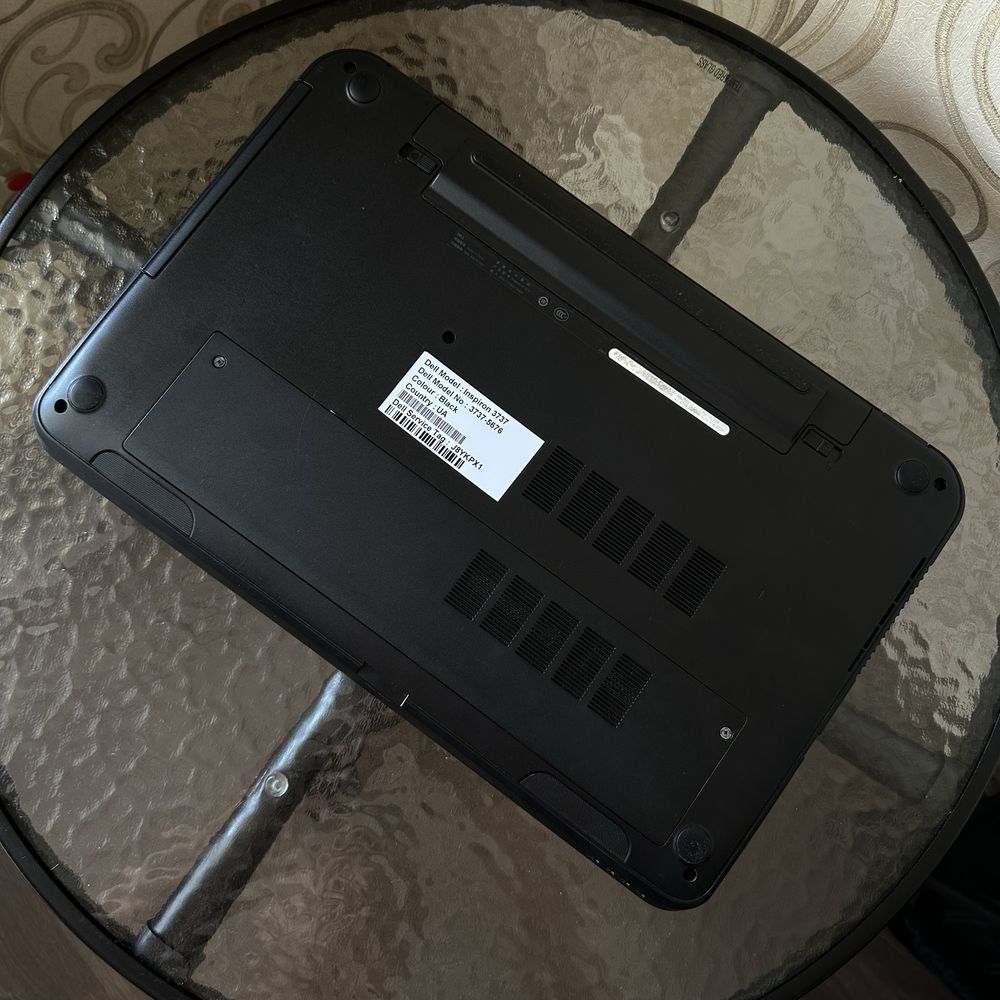 Ноутбук DELL Inspiron 3737