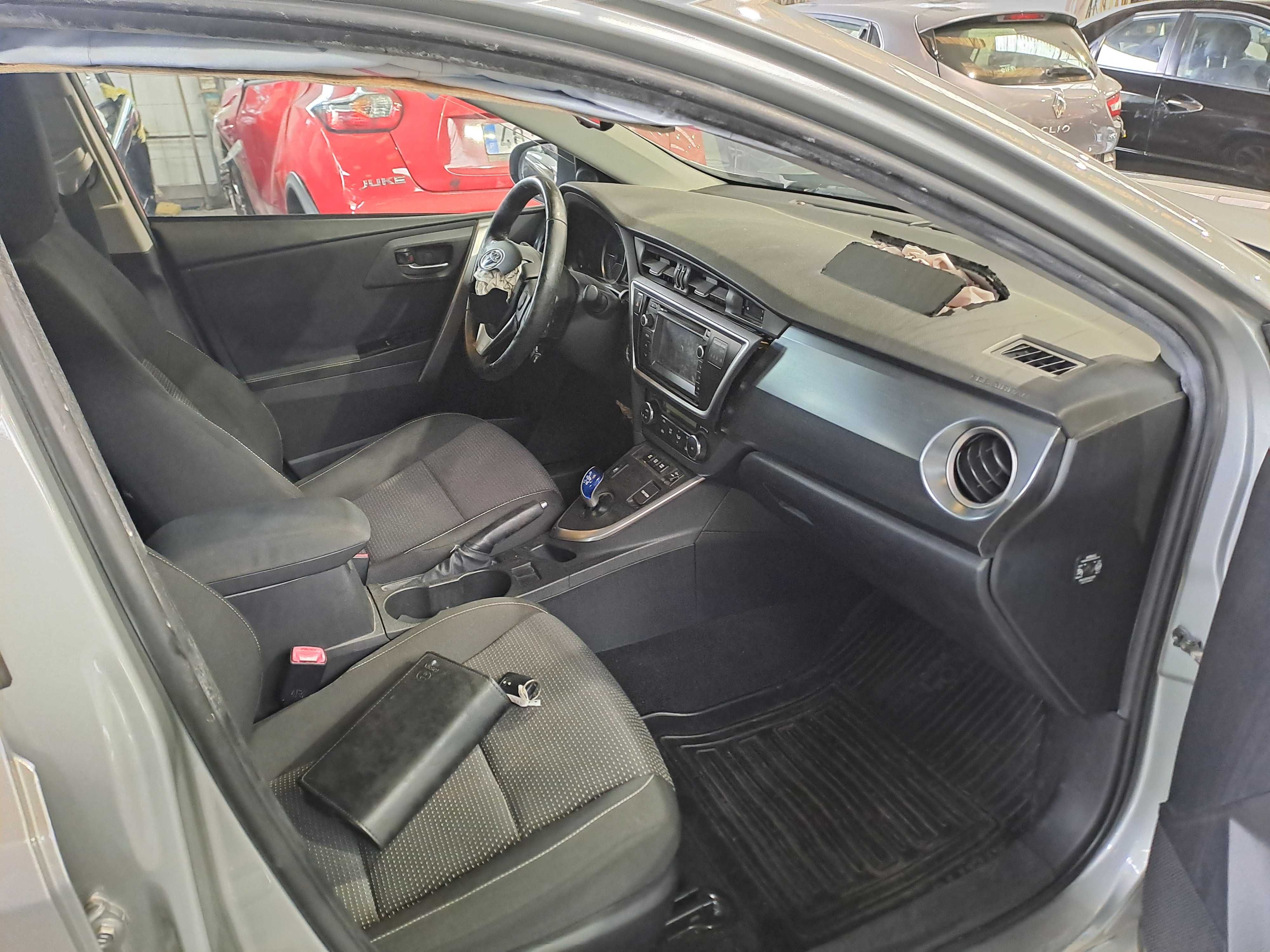 Salvado Toyota Auris Hybrid de 2013