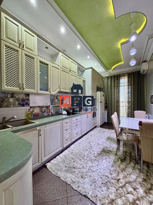 Продаж 3-кімнатної квартири / ЖК «Будинок на Набережній», Банний.