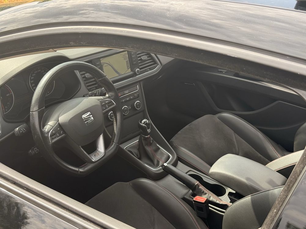Seat Leon FR 5F 2.0 TDI 184CV com Teto de Abrir