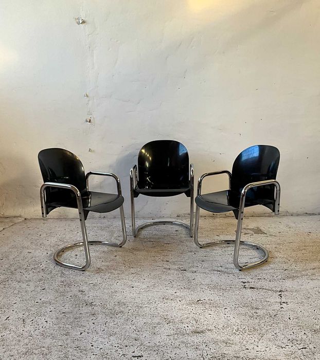 B&B Italia krzesła Dialogo Afra i Tobia Scarpa lata 70 vintage design