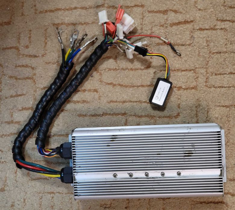 Контроллер Yuyang king 48-72v 80A  Программируемый с блютуз модулем