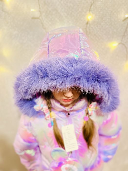 Зимова фіолетова куртка з сумочкою для дівчинки.