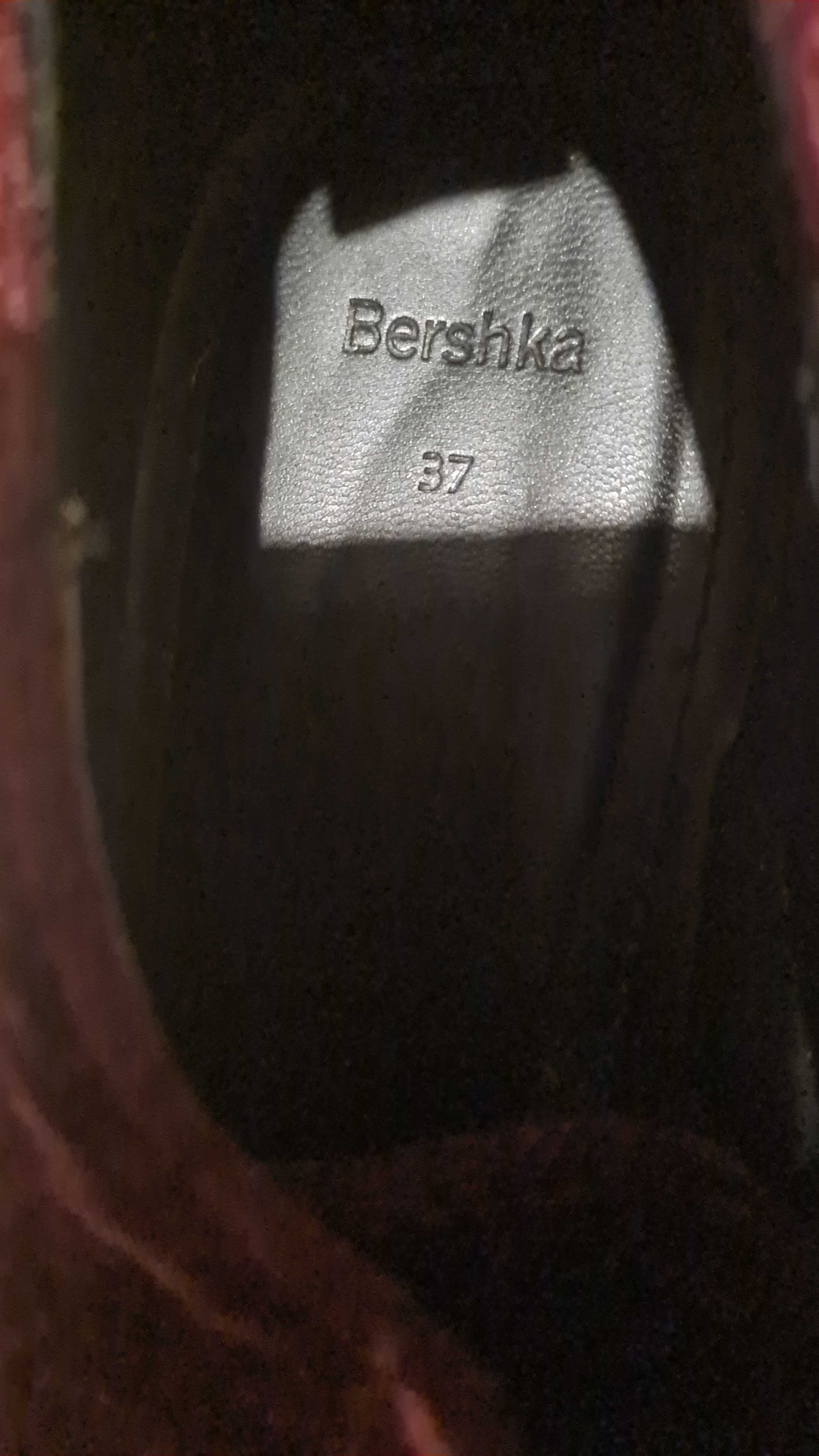 Мешти жіночі  Bershka 37p.