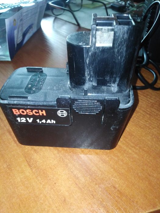 Ładowarka i bateria bosch