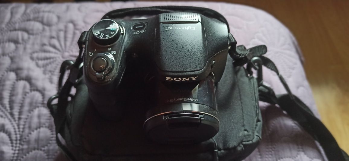 Продам японский фотоаппарат SONY cyber -shot DSC-H200 26x optical zoom
