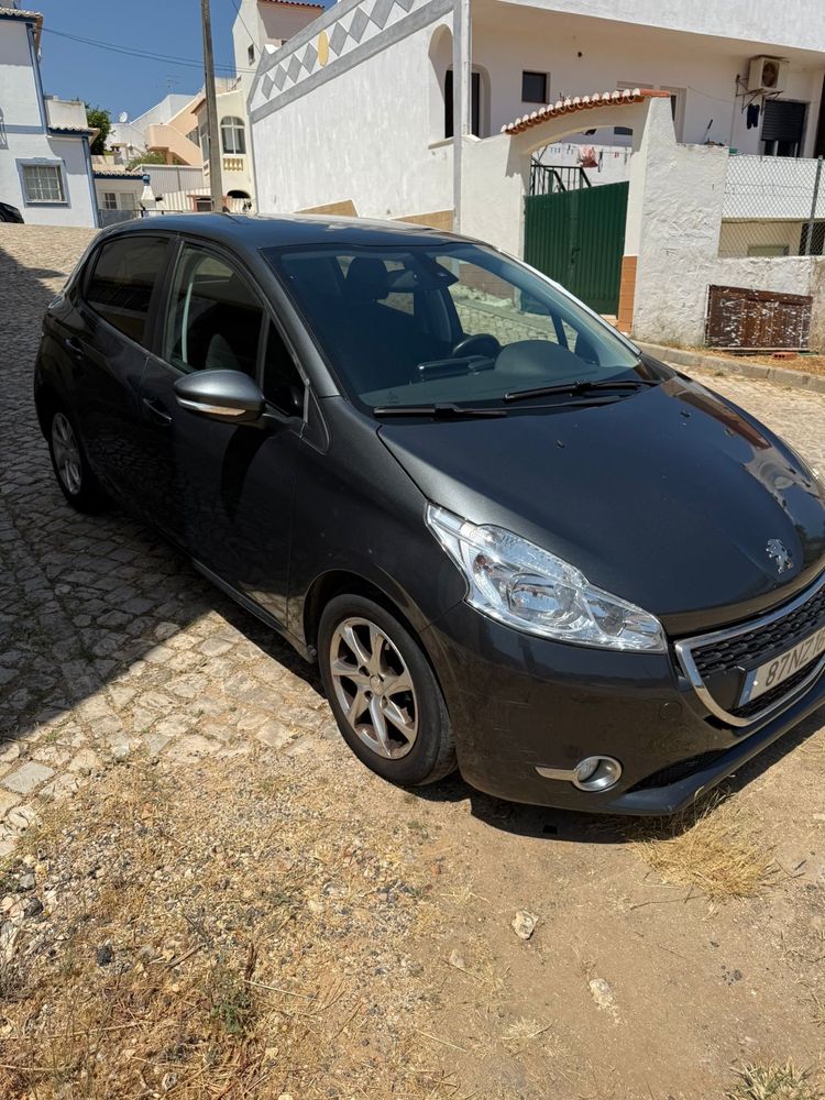 Peugeot 208 1.2 2013