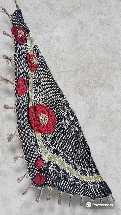 Chusta ręcznie robiona na szydełku, handmade, czarna chusta, ponczo