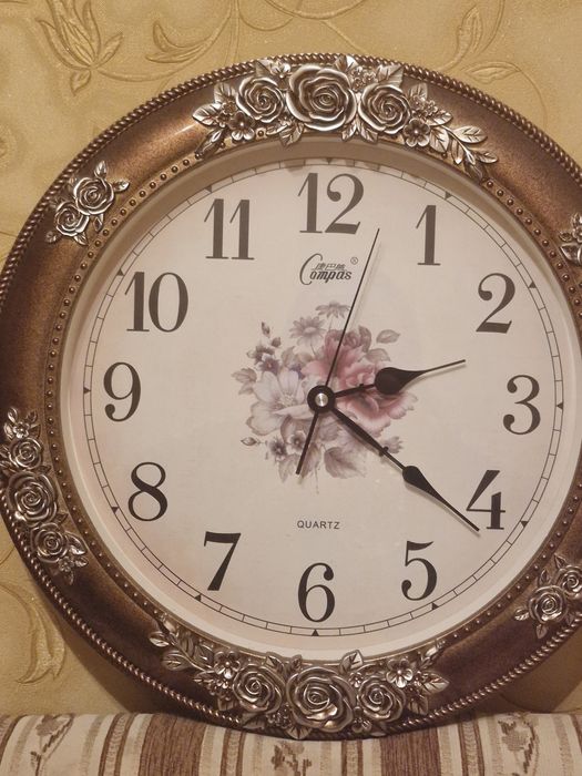 Продам часы настенные