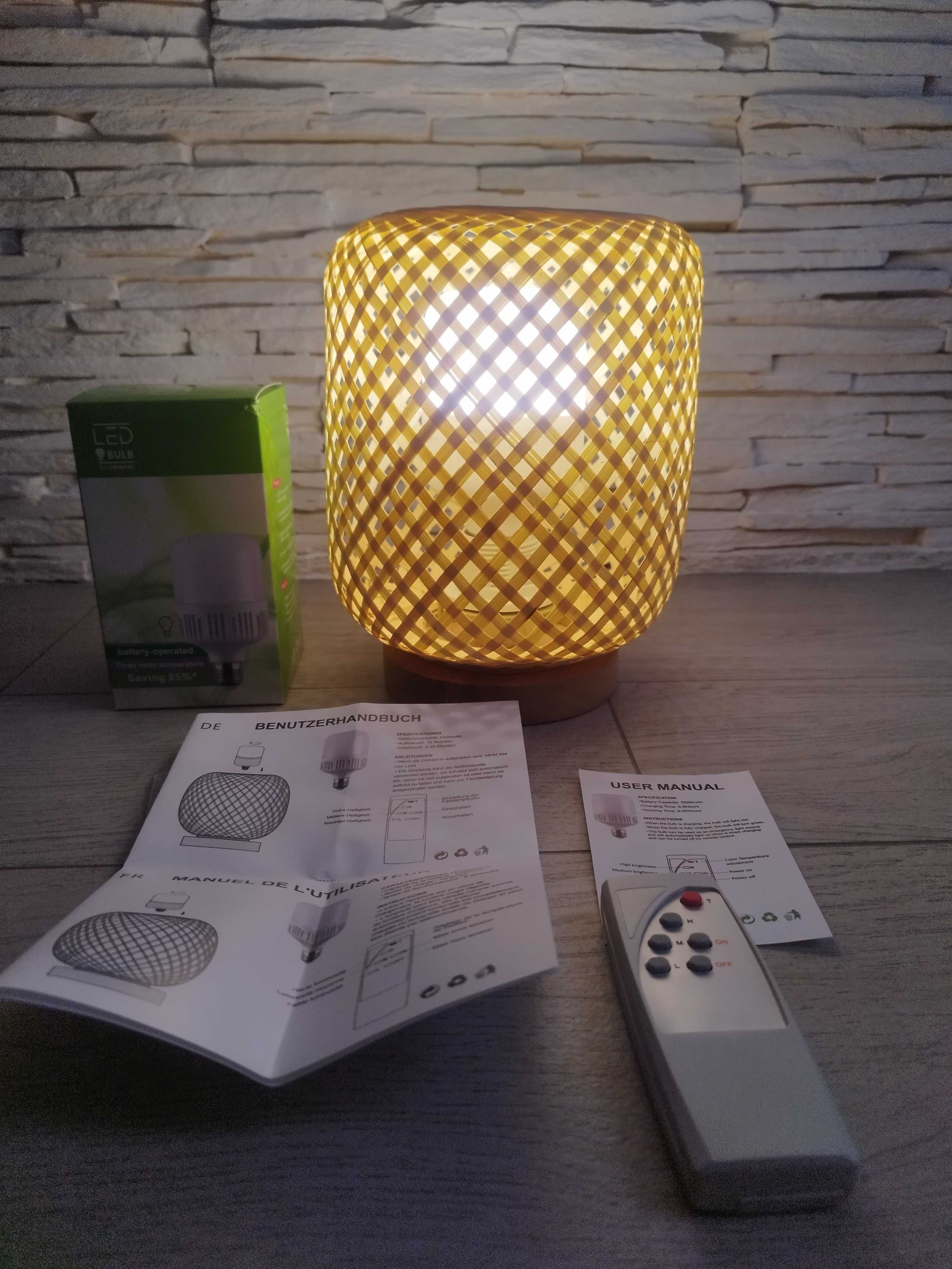Lampa rattanowa stojąca