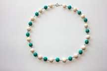 Colar em Turquesa e Jade Branco