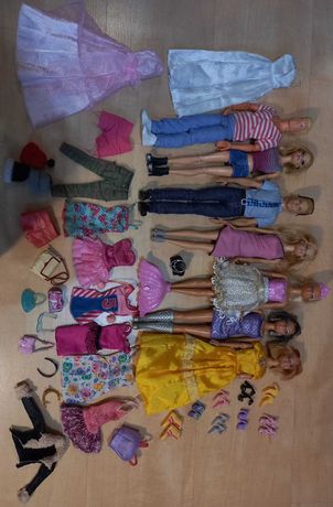 Zestaw lalek Barbie z akcesoriami i szafą na ubranka