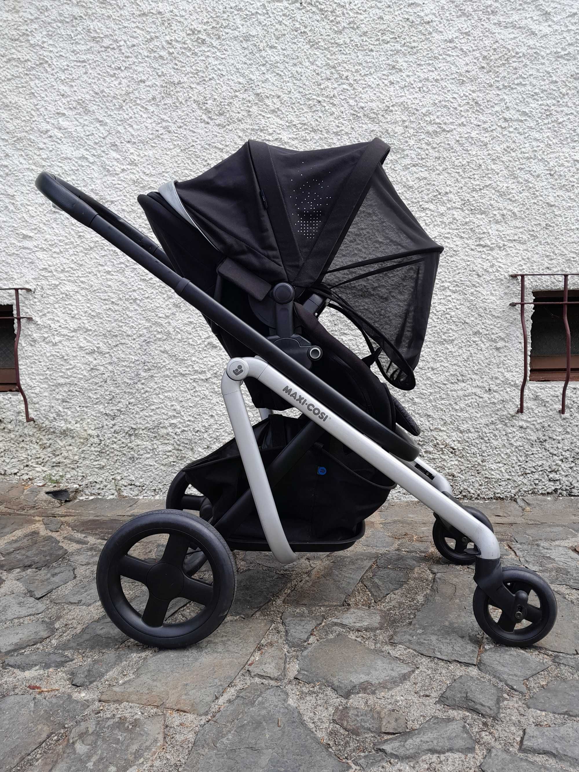 Maxi Cosi Carrinho de Bebé + Acessórios
