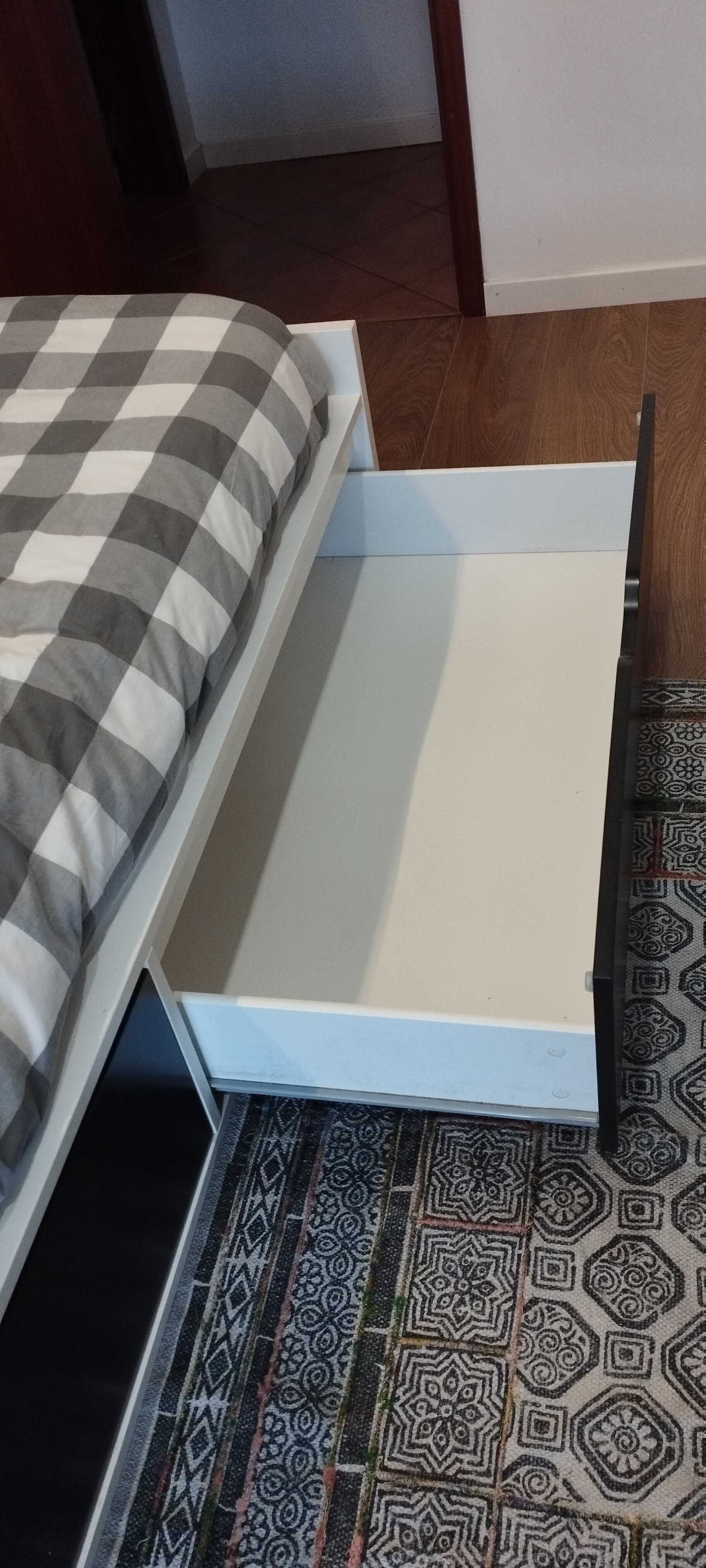 Cama solteiro com duas gavetas, 90 x 200