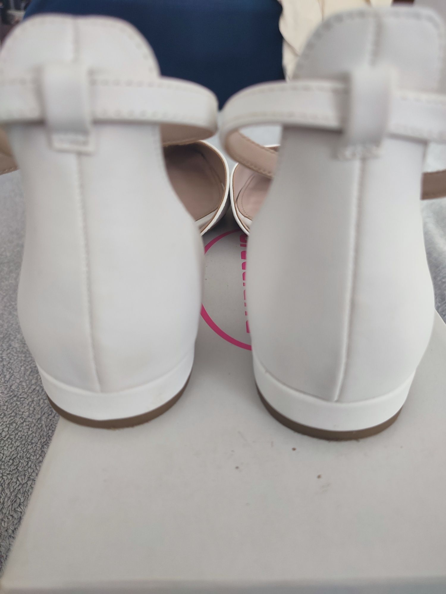 Białe buty rozmiar 38