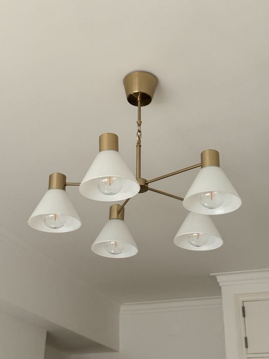 Candeeiro dourado IKEA