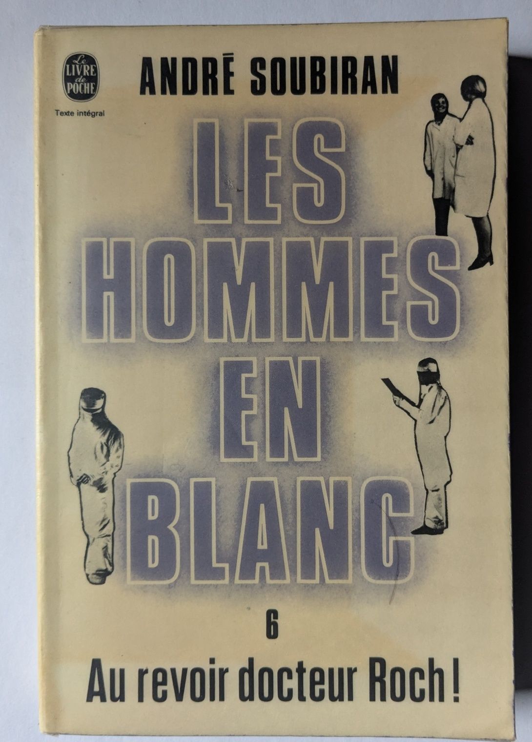 Livros em francês.
