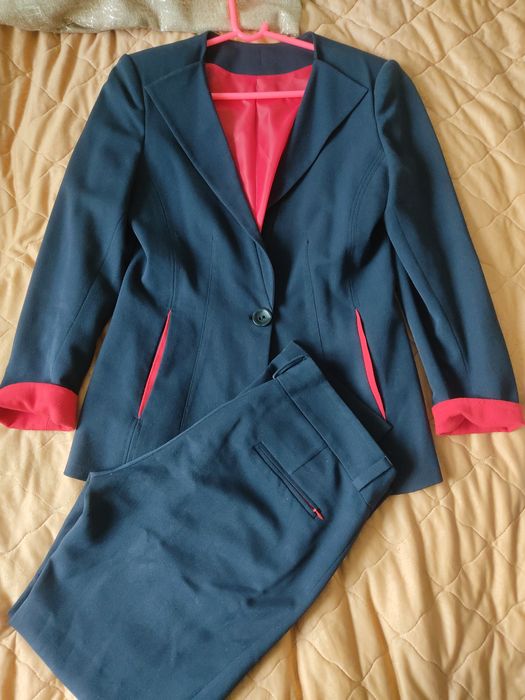 Костюм брючний жіночий р.48