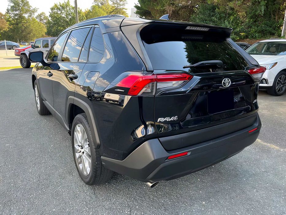 Toyota RAV4      2020