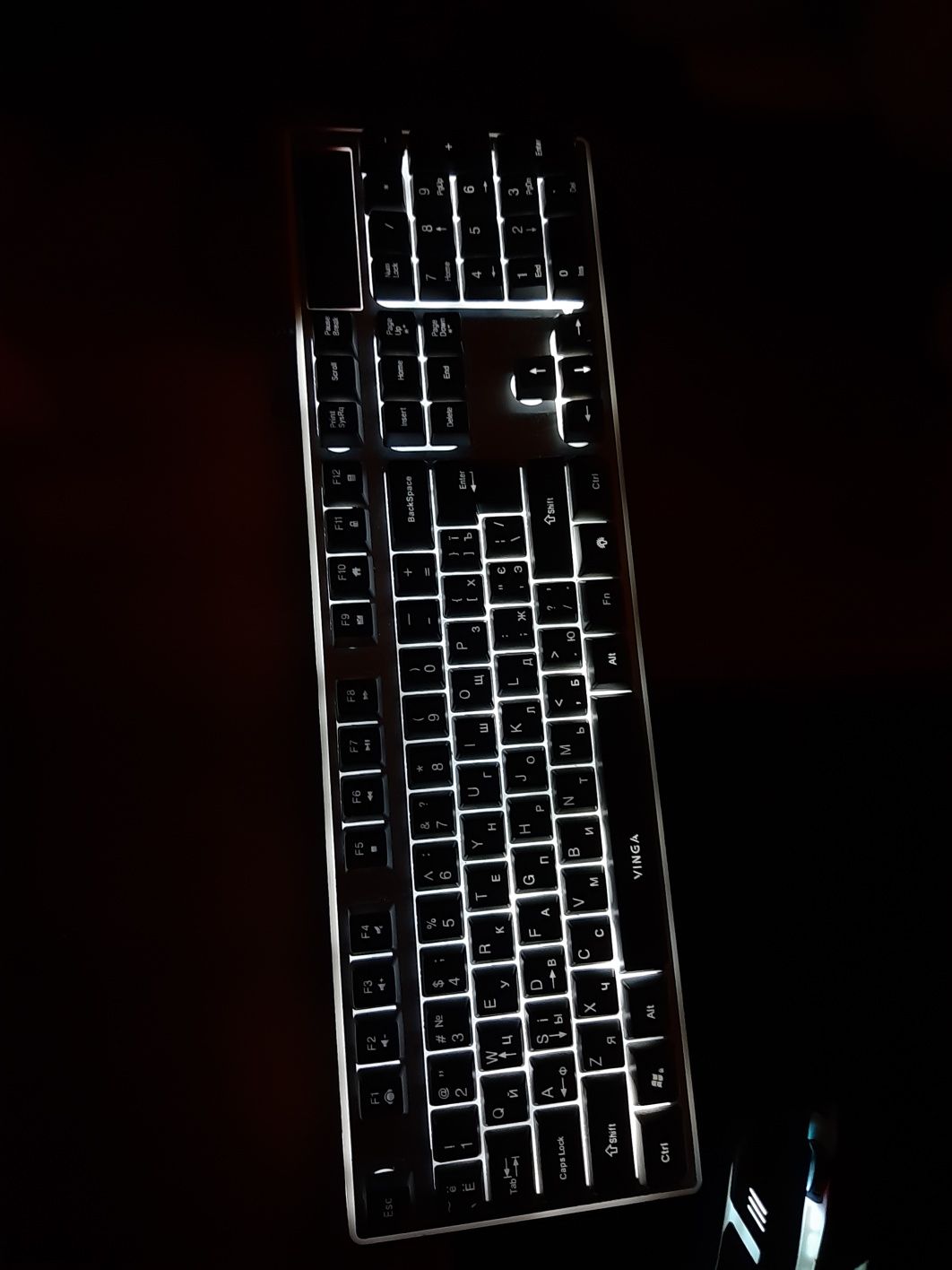 Ноутбук Lenovo ,наушники, клавиатура,мишка