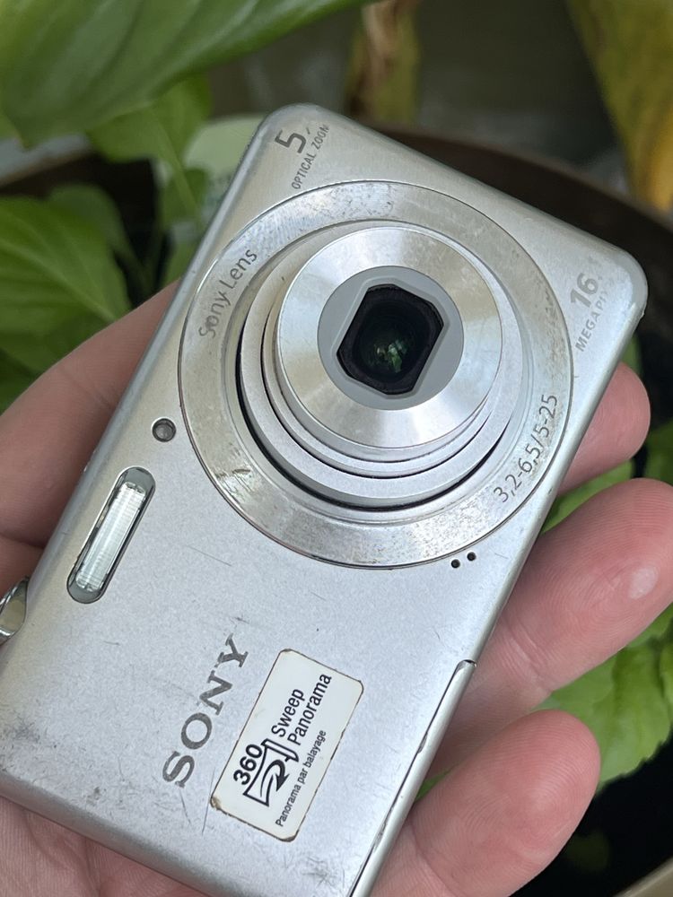 Цифровой фотоаппарат Sony W 710