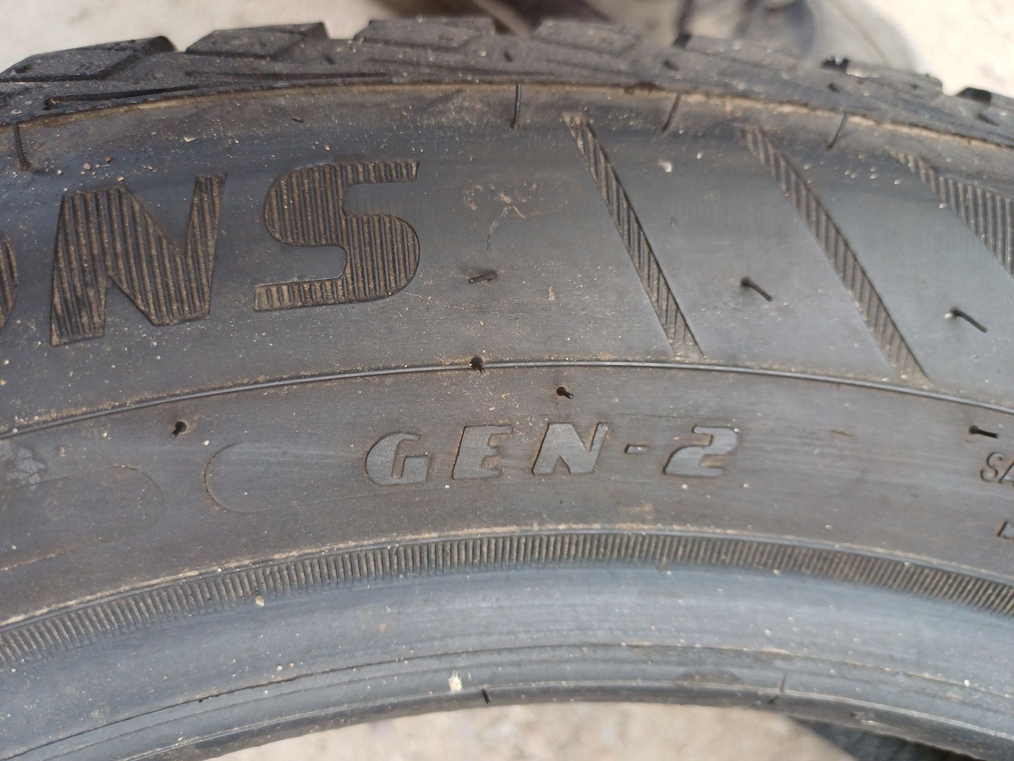 Opona całoroczna 215 55 R17 94V Goodyear Vector 4Seasons G2