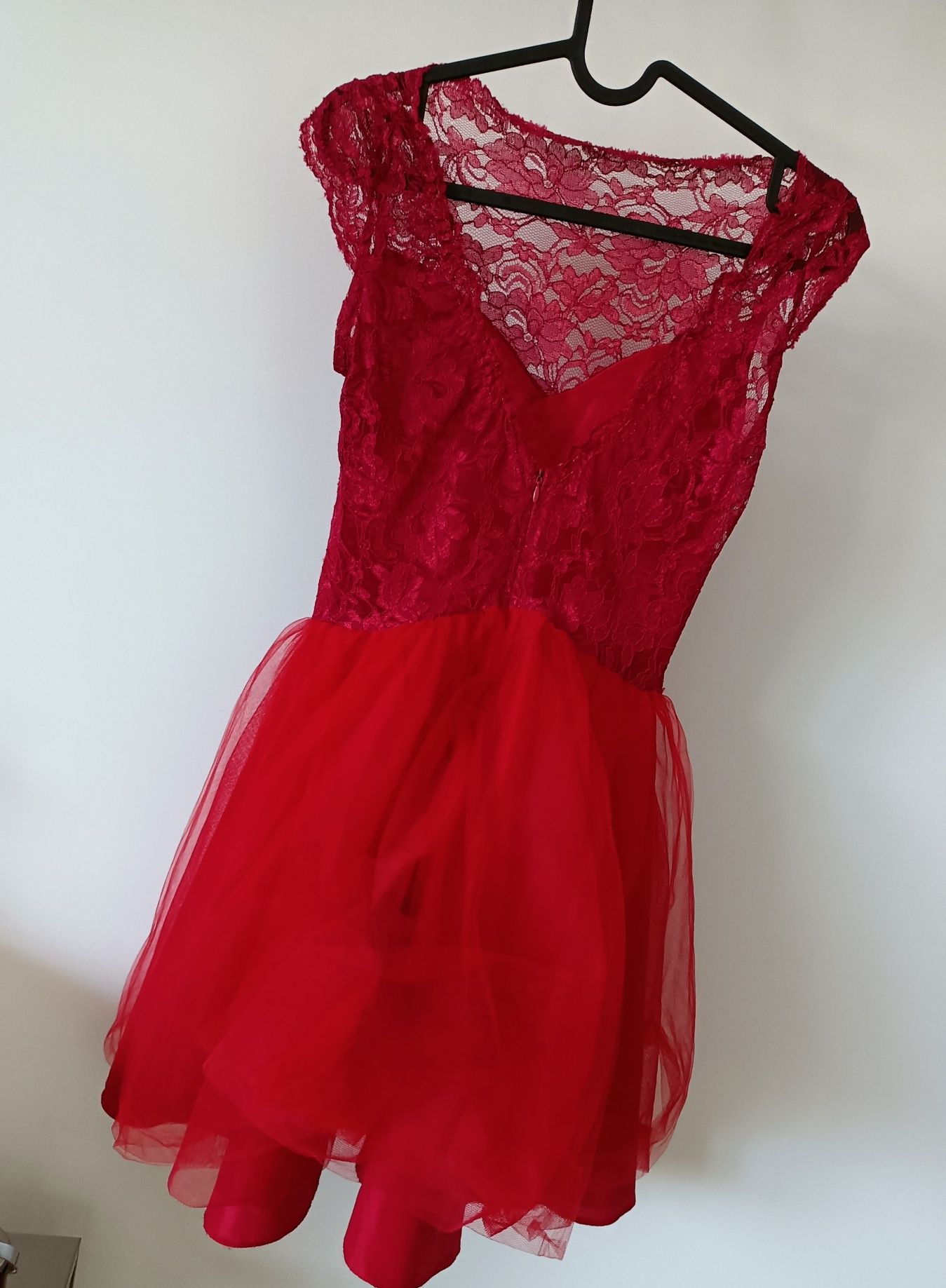 Sukienka dziewczęca czerwona koronka 158/164 cm