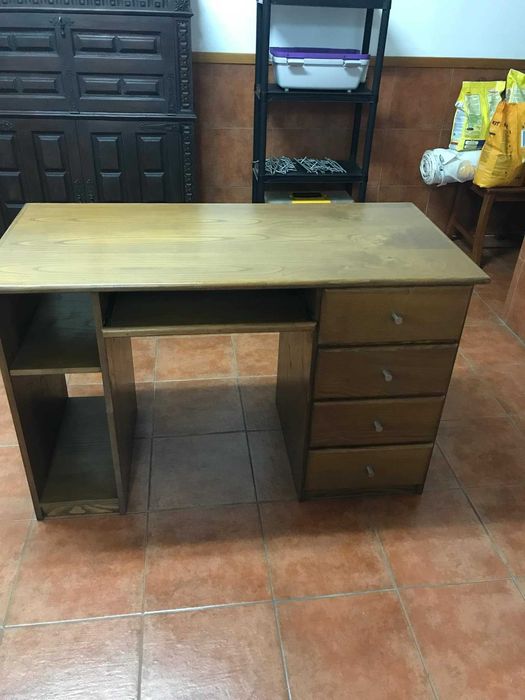 Secretarias de quatro