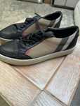 Vendo tenis burberry usados