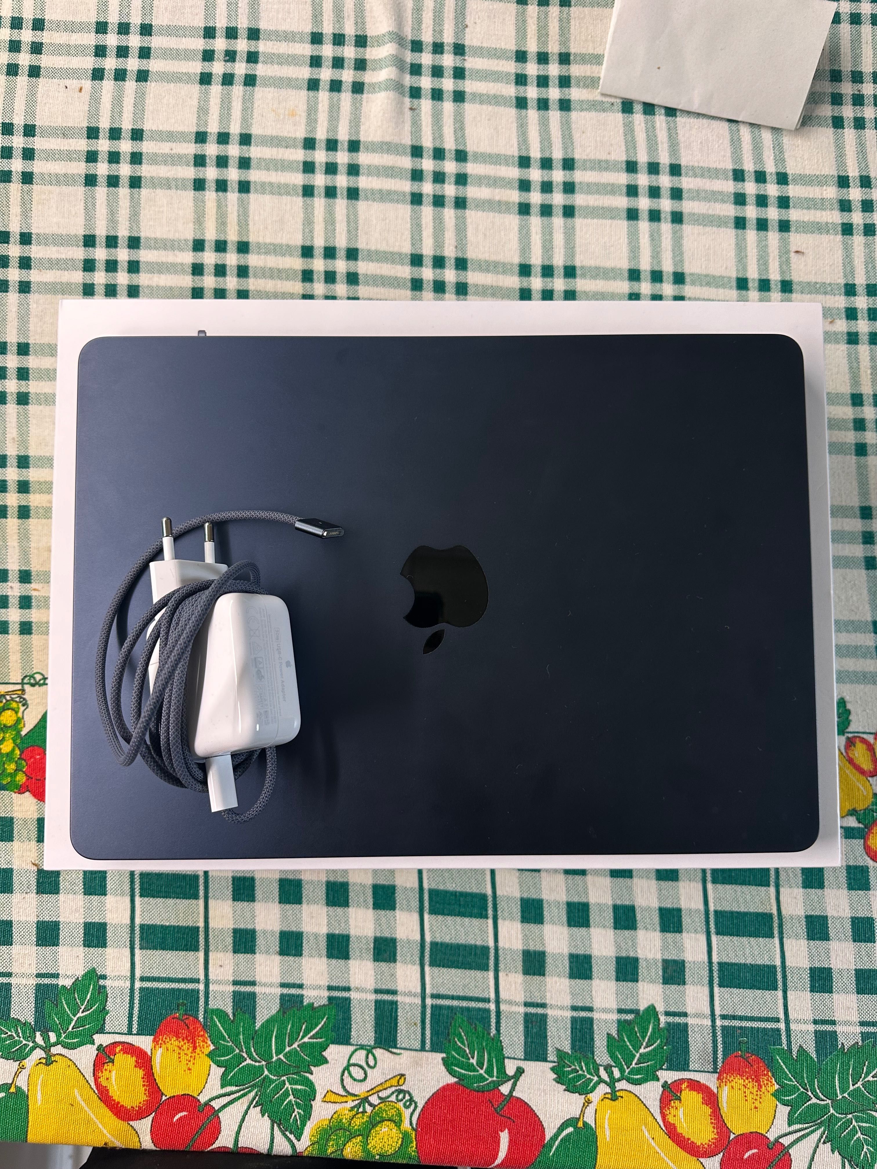 MacBook Air 13,6 M2 8 core