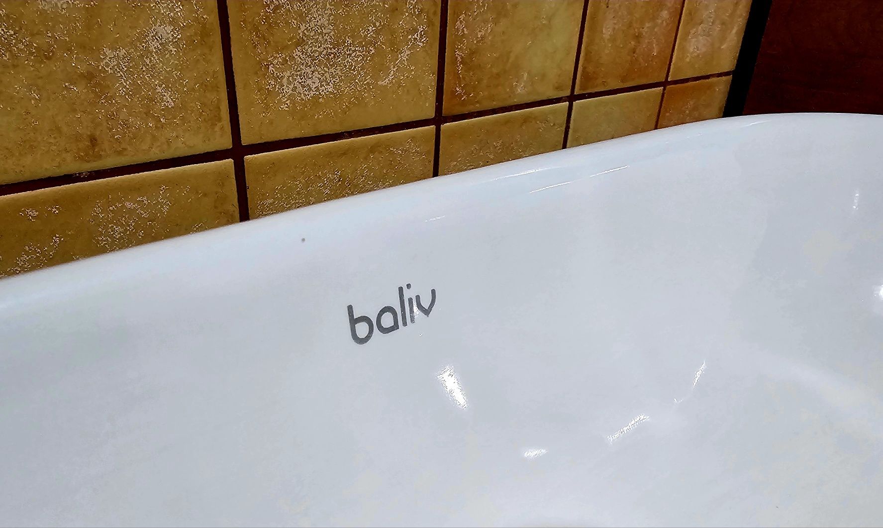 Umywalka nadblatowa Baliv