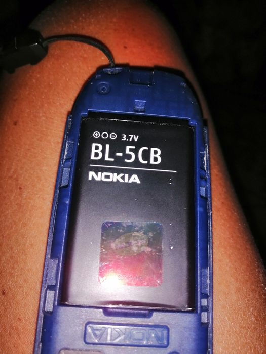 Nokia telemóvel está em bom estado + carregador