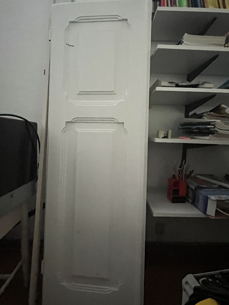 Portada madeira. Maciça